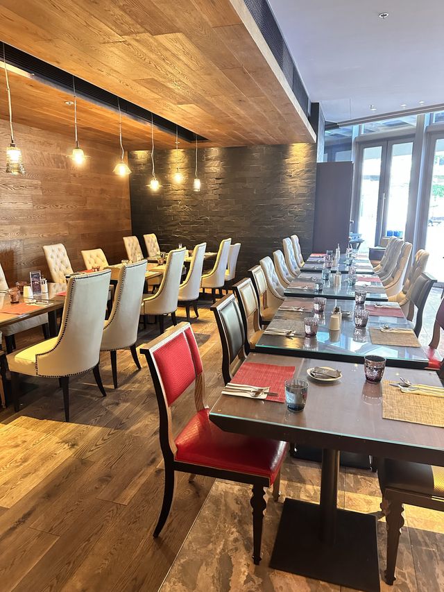 🤩香港九龍東皇冠假日酒店-自助午餐😂