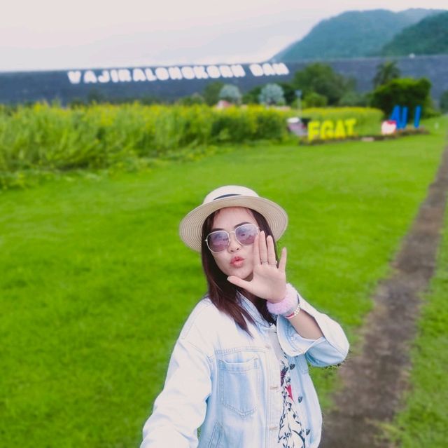 เขื่อนวชิราลงกรณ์ @กาญจนบุรี มุมนี้ก็สบาย นะ