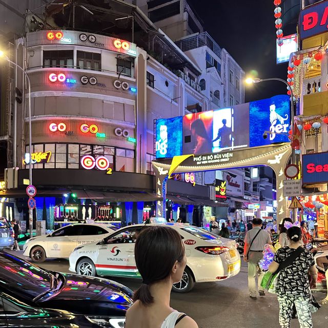 호치민의 잠들지 않는 밤 부이비엔 여행자 거리🌃