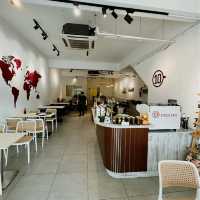 10 Studio Cafe