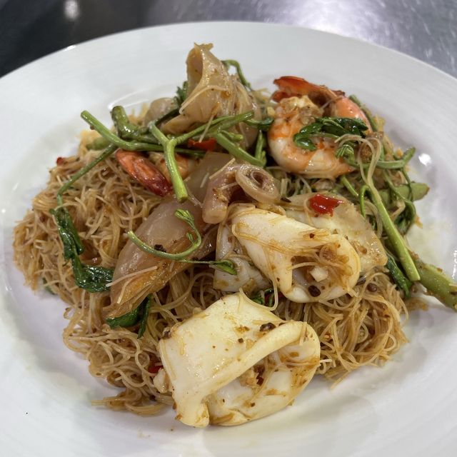 รีวิว - ร้านฉอเล้ง หมี่กระเฉด @ตลาดพลู