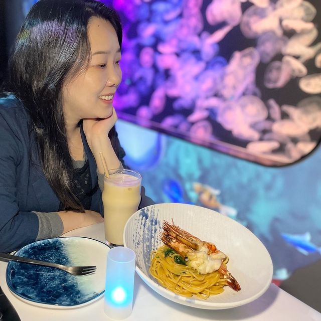 與萬千水母 共聚夢幻晚餐