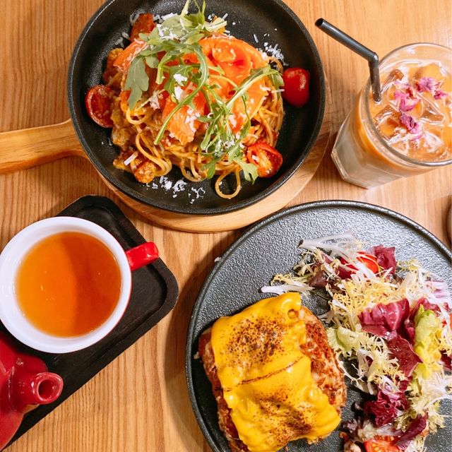灣仔利東街附近的雅緻小店