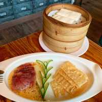 肉汁一咬就湧出蟹粉小籠包