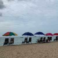 หาดสุรินทร์ พักผ่อนชิลได้ทั้งวัน