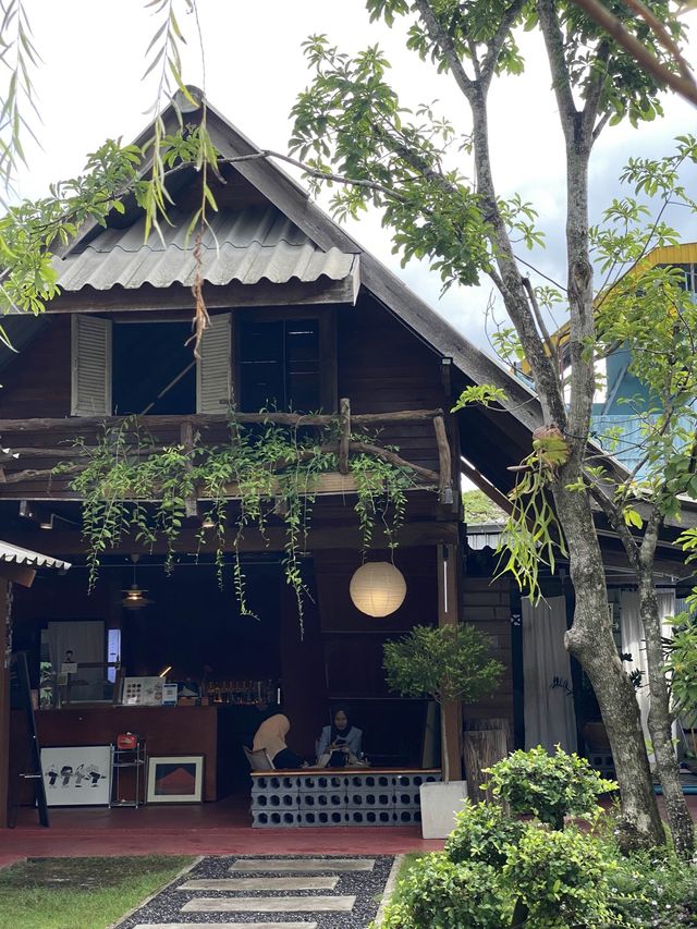 วอร์ม คาเฟ่ยะลาชื่ออบอุ่นฟิลเชียงใหม่
