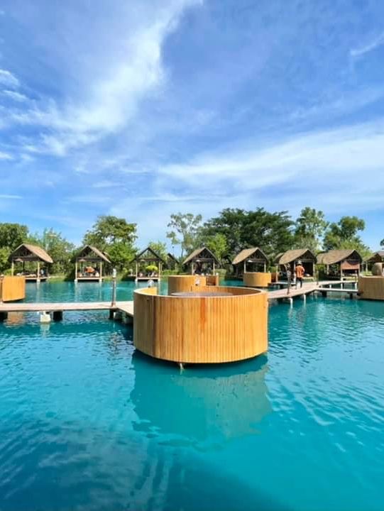 ทานอาหารกลางน้ำที่ Bubble in the Forest