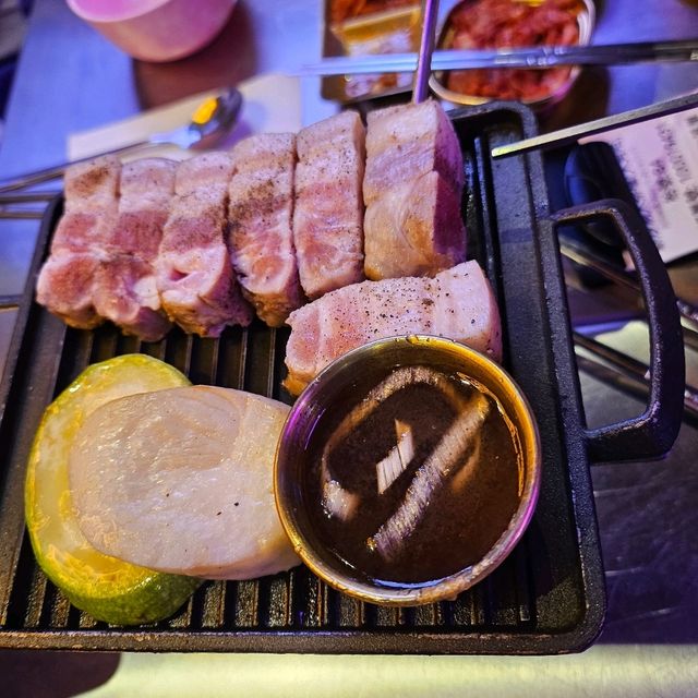 不用搭飛機✈️去韓國，去新沙洞大排檔做韓劇主角😂