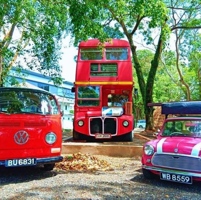 PD London Bus Retro Village