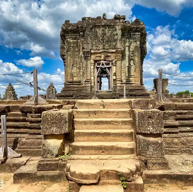 The Best Spot in Cambodia for Watching Sunsets - Bakheng Temple.