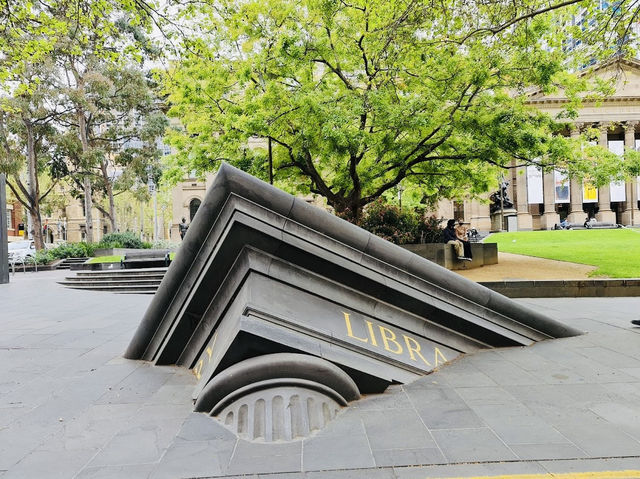 The Sir Redmond Barry statue