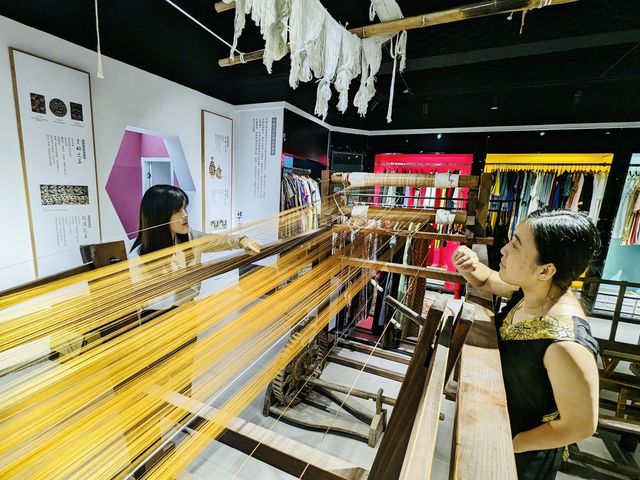 Learning Song Jin in Suzhou, intangible cultu