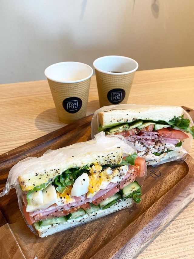 【福岡カフェ】高級食パン専門店でサンドイッチを店内で食べられる