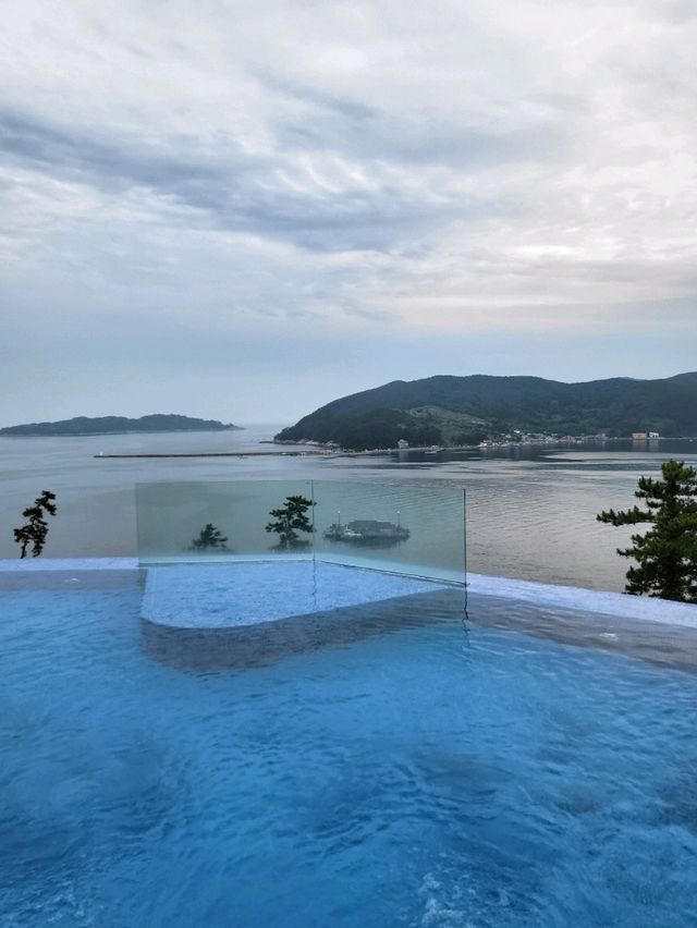 오션뷰 인피니티풀과 객실스파가 멋진 거제숙소