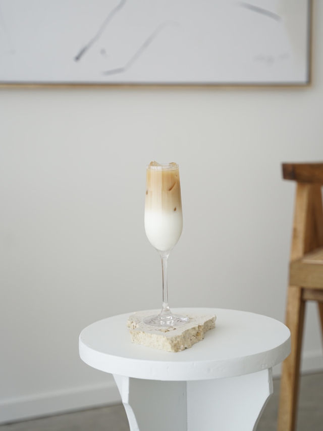 下関の海沿いにある淡色カフェROY