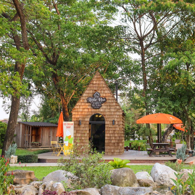 รีวิว "The Little Hut Cafe" สุพรรณบุรี