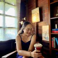 คาเฟ่ฮิลใจบางแสนร้านเล็กๆที่เต็มไปด้วยความอบอุ่น