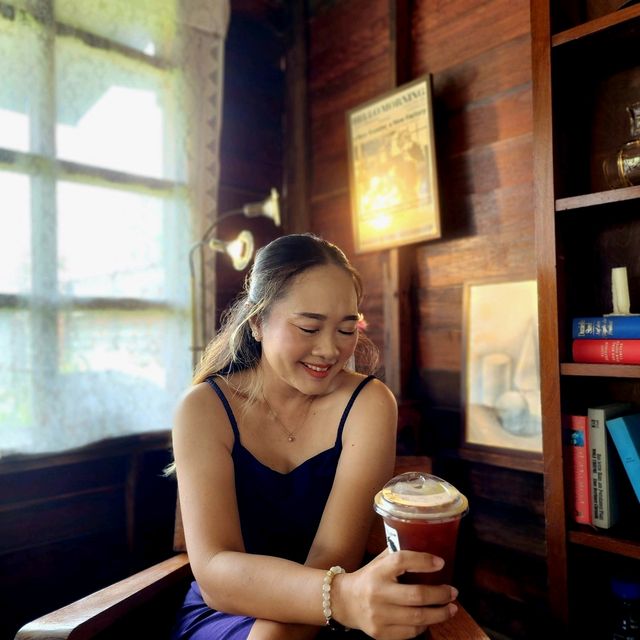 คาเฟ่ฮิลใจบางแสนร้านเล็กๆที่เต็มไปด้วยความอบอุ่น