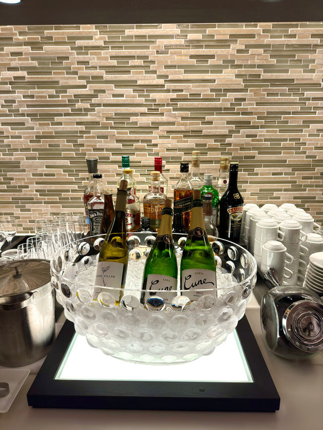 東京　東京観光　JAL SAKURA Lounge Sky viewでゆったり搭乗までの時間を過ごす！