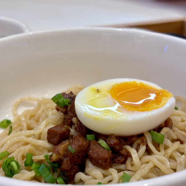 "Dayone Dayone Noodle Bar in Pavillion: Innovative Noodles in a Modern Setting"