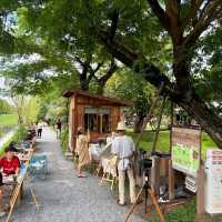 ร้านคาเฟ่ ดอกไม้ ประตู แจกัน วิลเลจ 