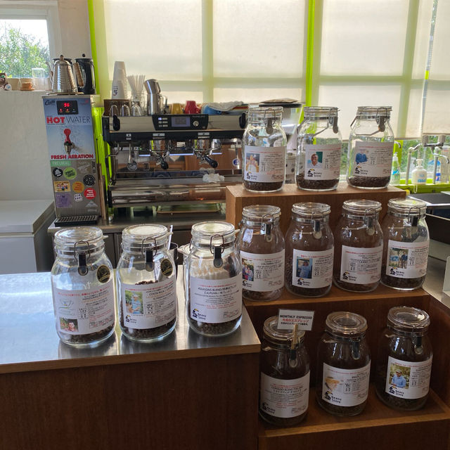コーヒー豆の焙煎所兼カフェBeans Store