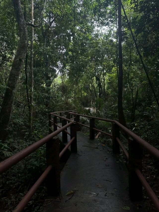น้ำตกเหวนรก