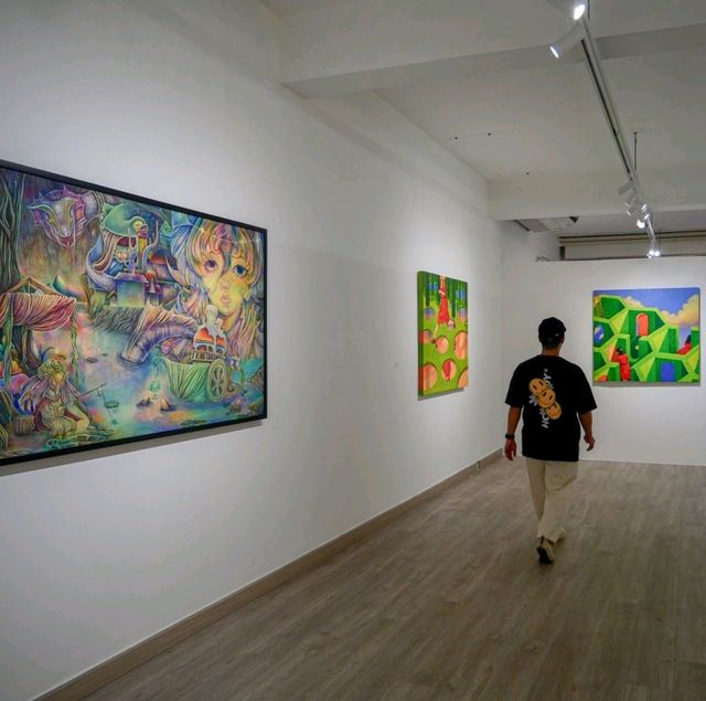 ไปดู Surrealism Art ที่ Joyman Gallery กัน