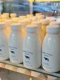 Mother Cows.เมืองทองธานี 🍶🤍🐄💙