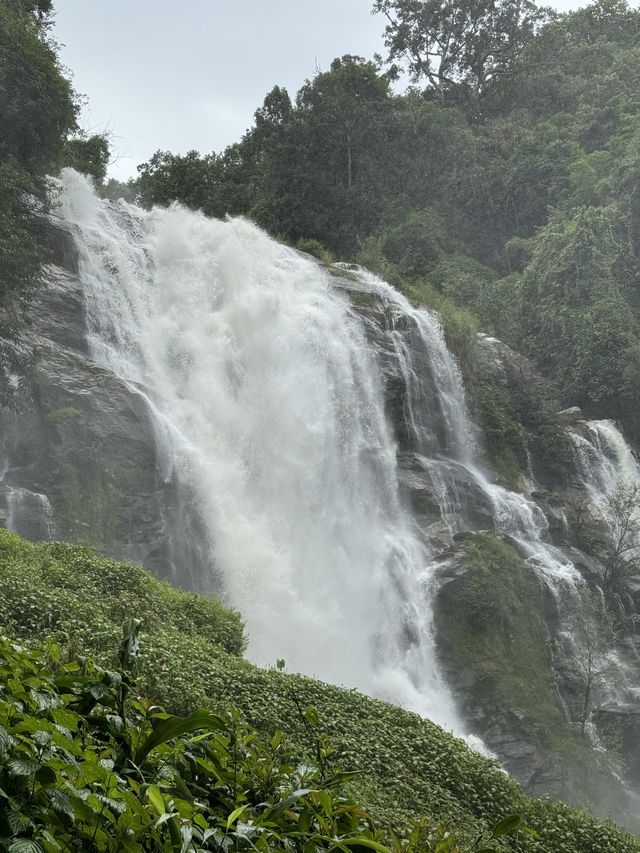 น้ำตกวชิรธาร | เชียงใหม่ ⛰️🌧️🪨💦🌿