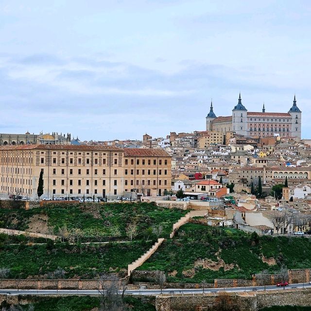 A Day Tour Through Segovia, Salamanca, and Toledo: History and Flavors