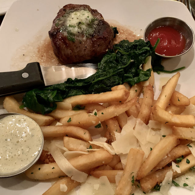 Lexington Green Shopping Center: A Retail and Dining Haven