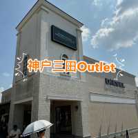 在神戶三田高級名品奧特萊斯（Kobe Sanda Premium Outlets）盡情購物、用餐和玩耍！🛍️🍽️🧱