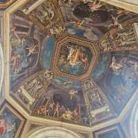 [ヴァチカン]ローマ市内の独立国ヴァチカンの美術館[ヴァチカン美術館]