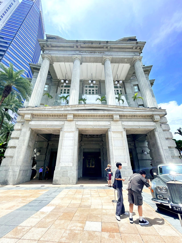 Exploring the Fullerton Building, Cavenagh Bridge, and Victoria Theatre