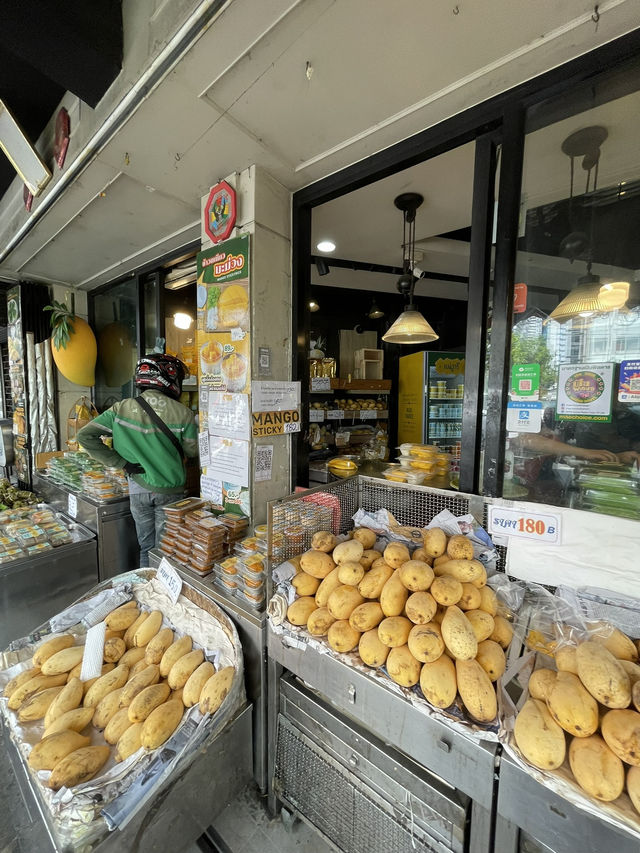 🥭🍚曼谷必試！Mae Varee芒果糯米飯專賣店🌟 芒果饗宴！