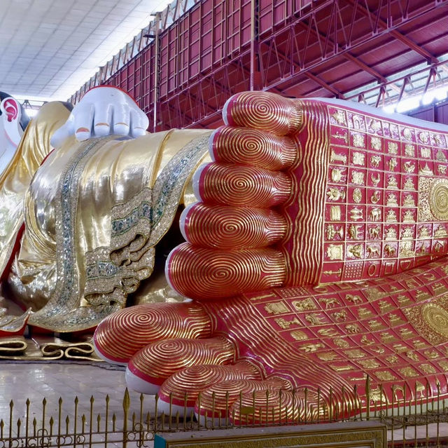 Chaukhtatgyi Buddha Temple “พระตาหวาน”