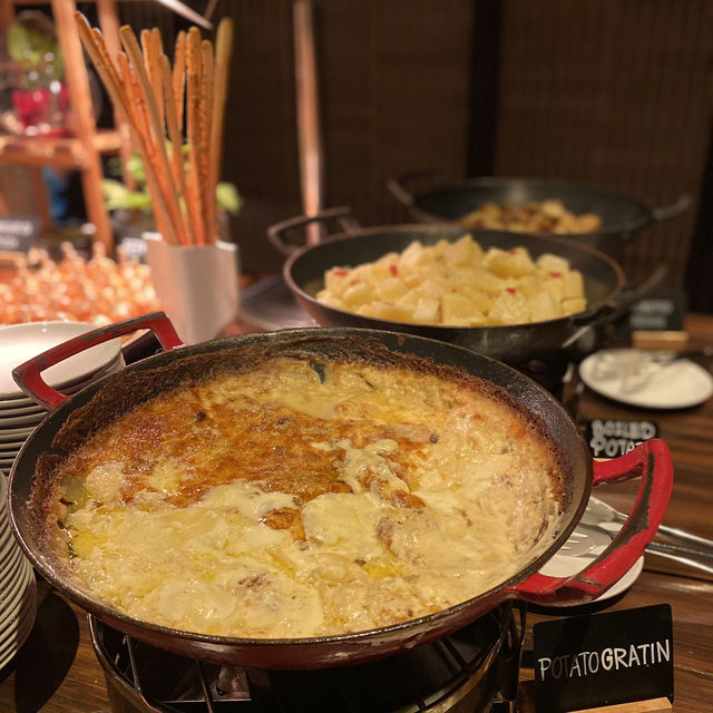 バンコク 月1で開催されるチーズ&ワインビュッフェが最高すぎる