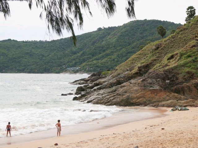 หาดยะนุ้ย หาดเล็กๆ ใกล้แหลมพรหมเทพ ภูเก็ต
