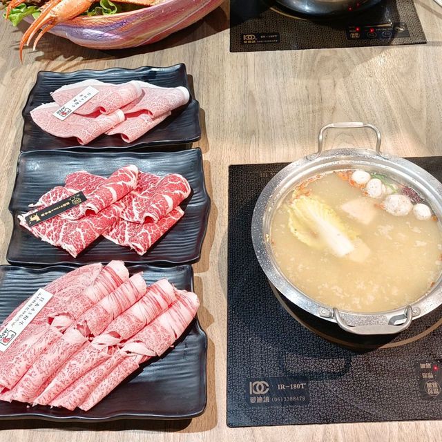 孫太太嚴選超市火鍋桃園店 ，帝王蟹&A5和牛自由