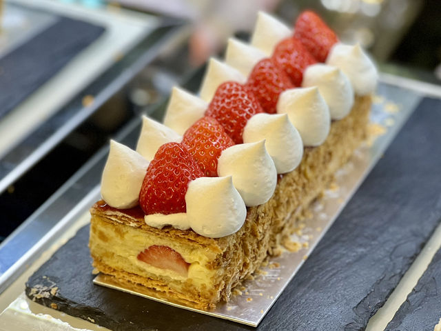 Strawberry sweets buffet🍓