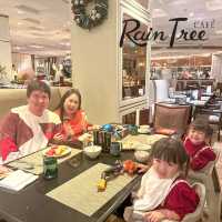 ดินเนอร์วันนี้ Rain Tree Cafe
