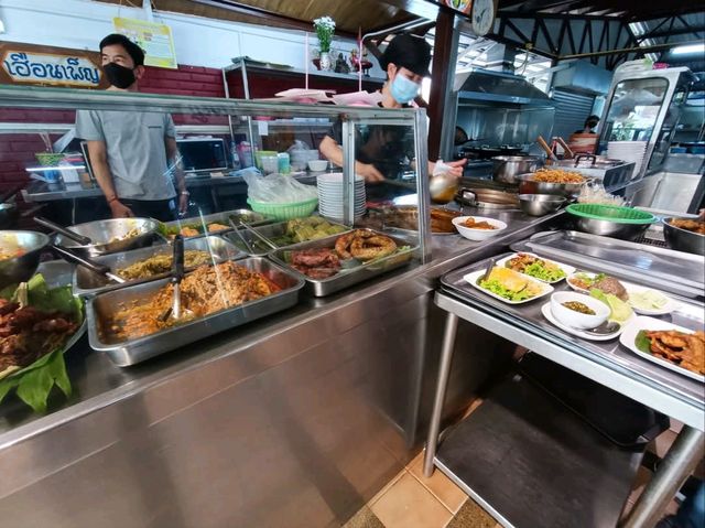 ร้านเก่าแก่เชียงใหม่ อาหารพื้นเมือง อาหารเหนือแต้ๆ