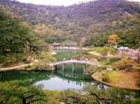 栗林公園-日本回遊式庭園代表，四國賞櫻好去處