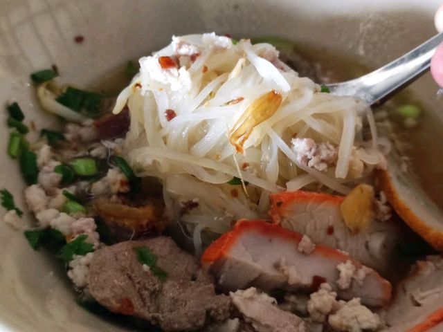 ก๋วยเตี๋ยวเรืออยุธยา ร้านLocal ปรุงชามต่อชาม