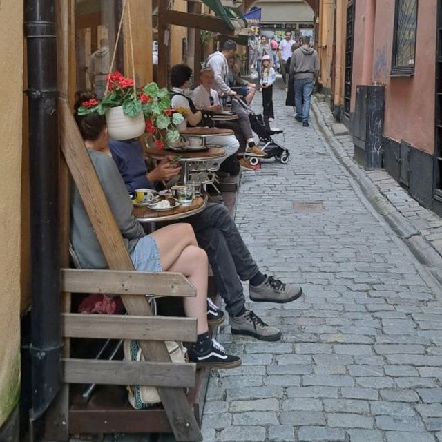 busy cafe with superb treats