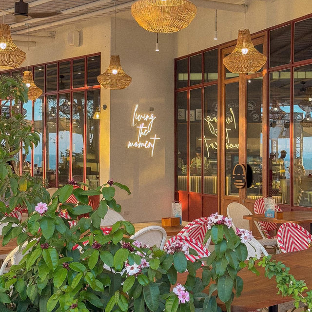The Moment Beach House • Pattaya, Chonburi 