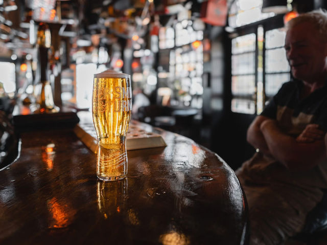 The Churchill Arms (floral pub) 