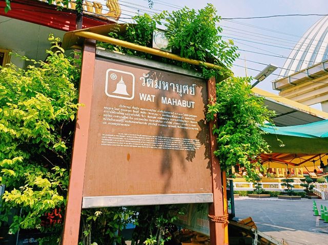泰國曼谷市中心素坤逸區湄南河畔皇家古跡寺廟商圈商場一日遊行程，祈福非常靈驗，適合打卡拍照📸祈福