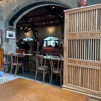 popular restaurant around victoria peak